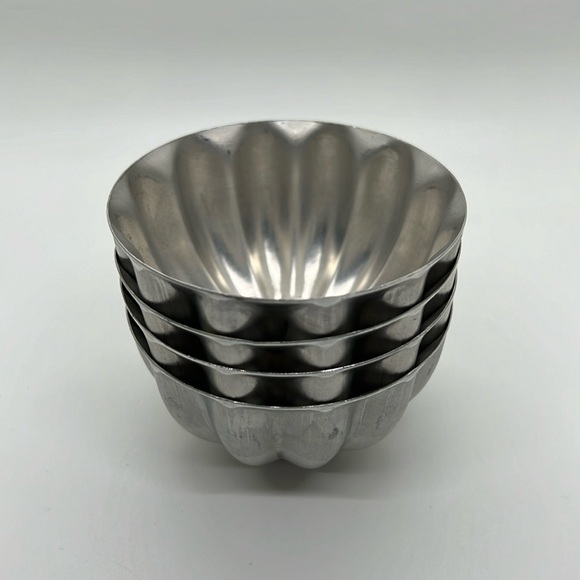 Vintage Set of 4 Tin Jello Molds - Picture 1 of 6